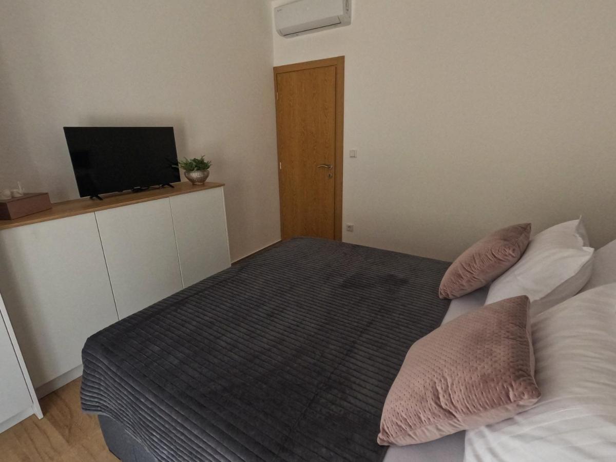 Sea And Mountain View Apartments Дуче Екстер'єр фото