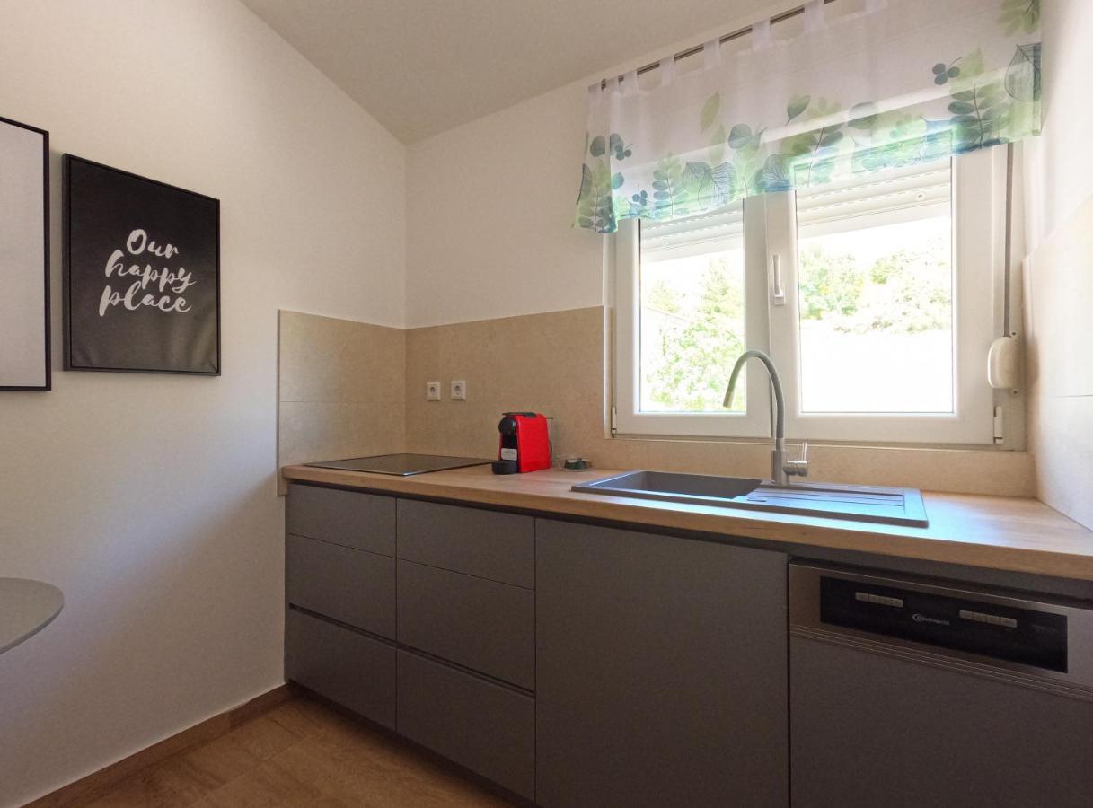 Sea And Mountain View Apartments Дуче Екстер'єр фото