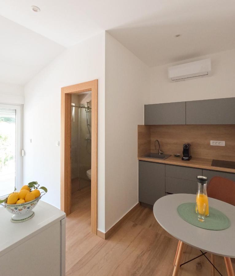 Sea And Mountain View Apartments Дуче Екстер'єр фото